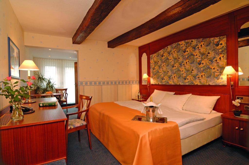 Landhotel Repetal อัทเทินดอร์น ภายนอก รูปภาพ