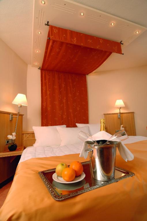 Landhotel Repetal อัทเทินดอร์น ภายนอก รูปภาพ
